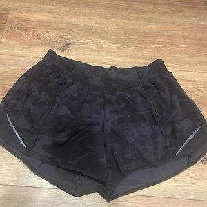 HOTTY HOT LR 4” SHORT LULULEMON